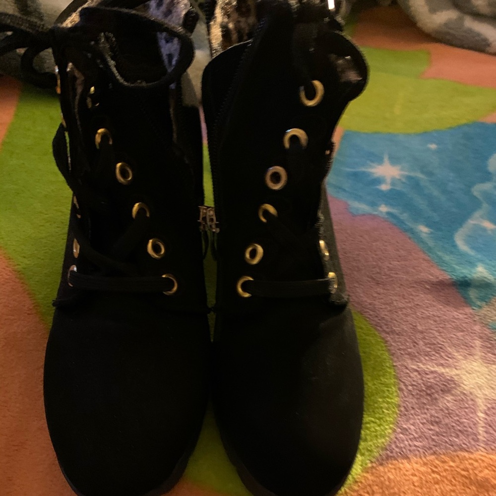 Black shoes